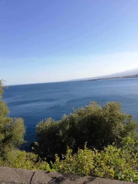 Recanati Seaside Apartment Giardini Naxos Eksteriør billede